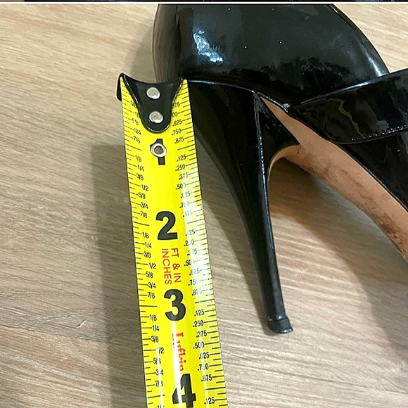 JIMMY CHOO AUTHENTIC STRAPPY SANDEL HEEL WITH BOX AND DUST BAG EUC - Picture 6 of 11